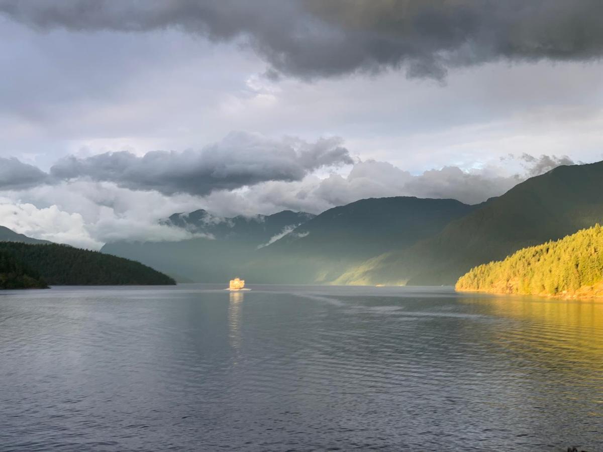 Earls Cove Orca View Bed & Breakfast Egmont Exterior foto