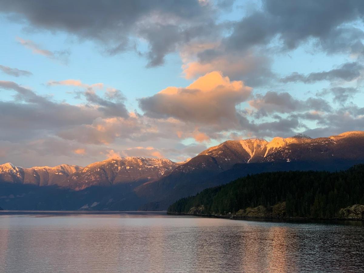 Earls Cove Orca View Bed & Breakfast Egmont Exterior foto